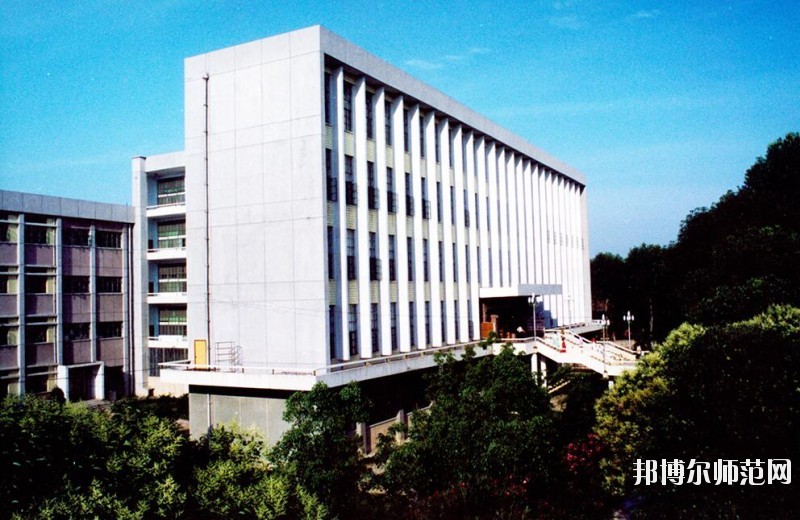 武漢理工師范大學馬房山校區(qū)是幾本