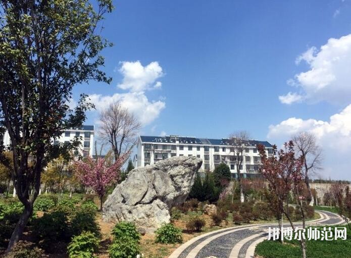 襄陽職業(yè)技術師范學院招生辦聯(lián)系電話