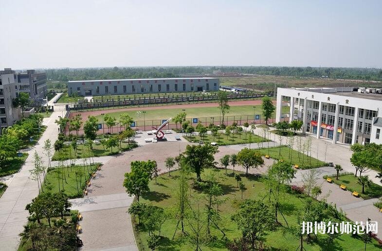 成都電子信息幼兒師范學(xué)校2018年報(bào)名條件、招生對(duì)象