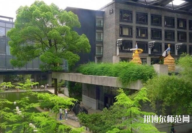 重慶新渝技工幼兒師范學(xué)校2018年報(bào)名條件、招生對象