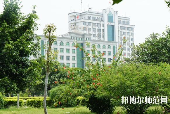 廣西現(xiàn)代職業(yè)技術師范學院招生辦聯(lián)系電話