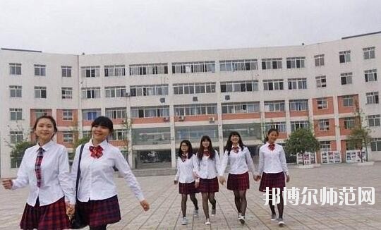 成都工程職業(yè)技術(shù)幼兒師范學(xué)校2018年報名條件、招生對象