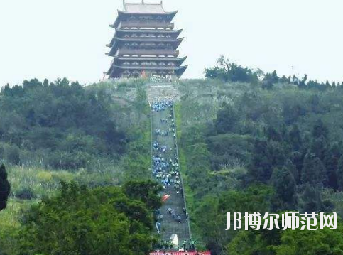 南充華西幼兒師范中等職業(yè)技術(shù)學(xué)校2020年報(bào)名條件、招生要求、招生對(duì)象 