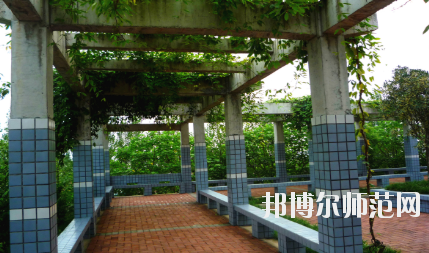 德陽(yáng)通用電子科技幼兒師范學(xué)校2020年招生辦聯(lián)系電話(huà)