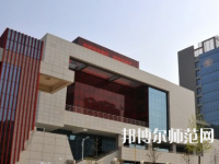 鄭州2020年幼師學(xué)校中專升大?？际裁? /><b>鄭州2020年幼師學(xué)校中專升大?？际裁?/b><span>2020-02-26 14:22</span><p>鄭州2020年幼師學(xué)校中專升大?？际裁矗讕煂I(yè)在近年來飛速發(fā)展，雖然人才緊缺，但由于家長對孩子的重視，社會對幼兒教師專業(yè)越</p></a></li>
            <li><a href=