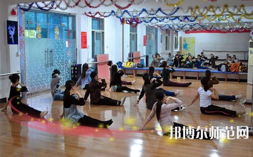 遵義2020年中專幼師學(xué)?？梢钥即髮? width=
