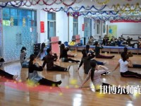 遵義2020年中專幼師學(xué)?？梢钥即髮? /><b>遵義2020年中專幼師學(xué)校可以考大專嗎</b><span>2020-02-26 17:12</span><p>遵義2020年中專幼師學(xué)?？梢钥即髮?現(xiàn)在越來(lái)越多的學(xué)生看重升學(xué)了，以往大部分的學(xué)生在讀完中職之后就是出去就業(yè)了，而現(xiàn)在更</p></a></li>
            <li><a href=