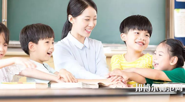 金昌2020年幼師學(xué)校中專升大?？际裁? width=