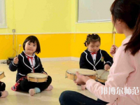 湛江2020年幼師學(xué)校中專升大?？际裁? /><b>湛江2020年幼師學(xué)校中專升大專考什么</b><span>2020-05-07 15:46</span><p>你上了中專并不代表你只能獲得中專學(xué)歷，若是你有升學(xué)的愿望，也是有很多途徑可以升大專的，而中專升大專具體要考什么內(nèi)容，要看</p></a></li>
            <li><a href=