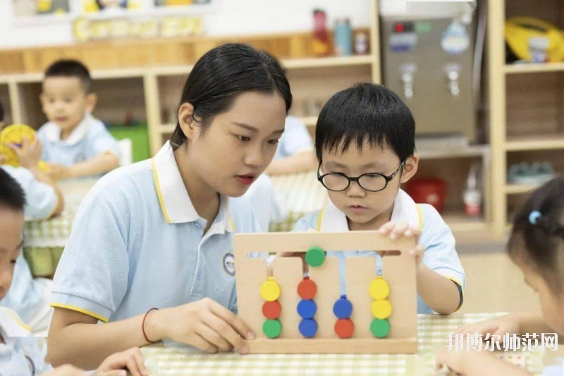 六盤(pán)水2021年幼師學(xué)校好還是大專好