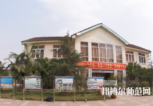 重慶聚英幼師技工學(xué)校怎么樣、好不好