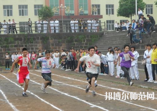 眉山2021年幼師學(xué)校中專升大?？际裁? width=