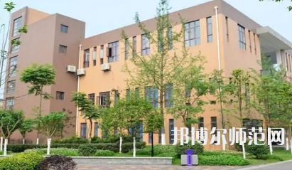 2023年郫縣友愛職業(yè)技術(shù)幼兒師范學(xué)校報名條件、招生對象